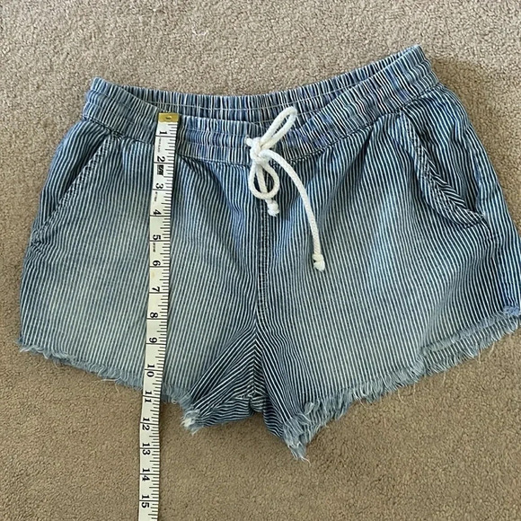 Aerie striped shorts size small blue elastic waist frayed bottom - Picture 4 of 7